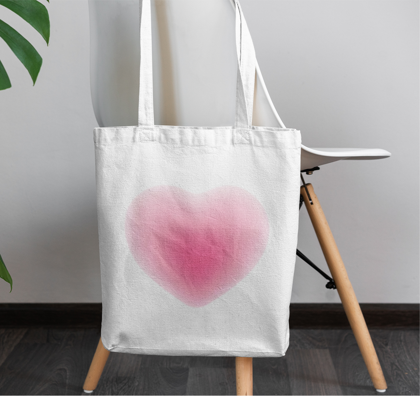 Pink faded heart tote bag with zipper