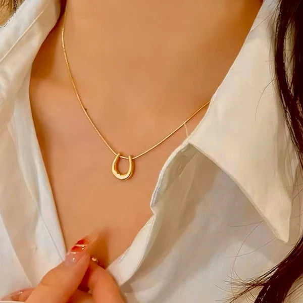 Anti Tarnish Horseshoe - Necklace