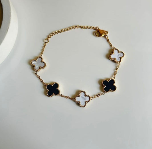 Anti Tarnish Black & White Clover - Bracelet