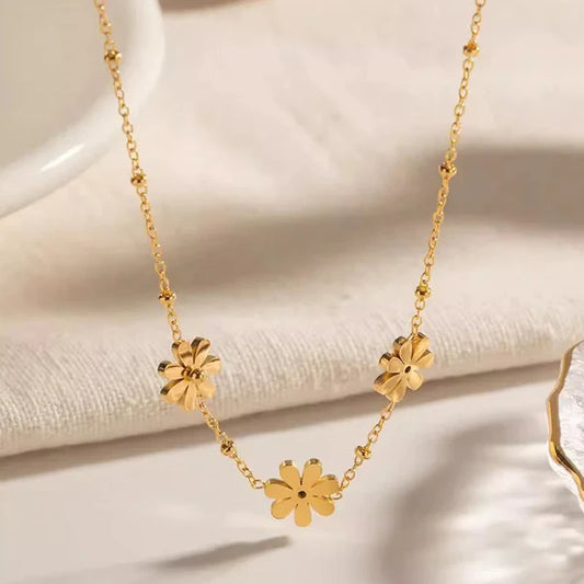 Anti Tarnish Daisy Floral - Necklace