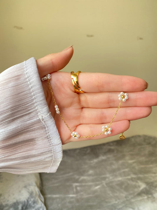 Anti Tarnish Dainty Flower - Bracelet