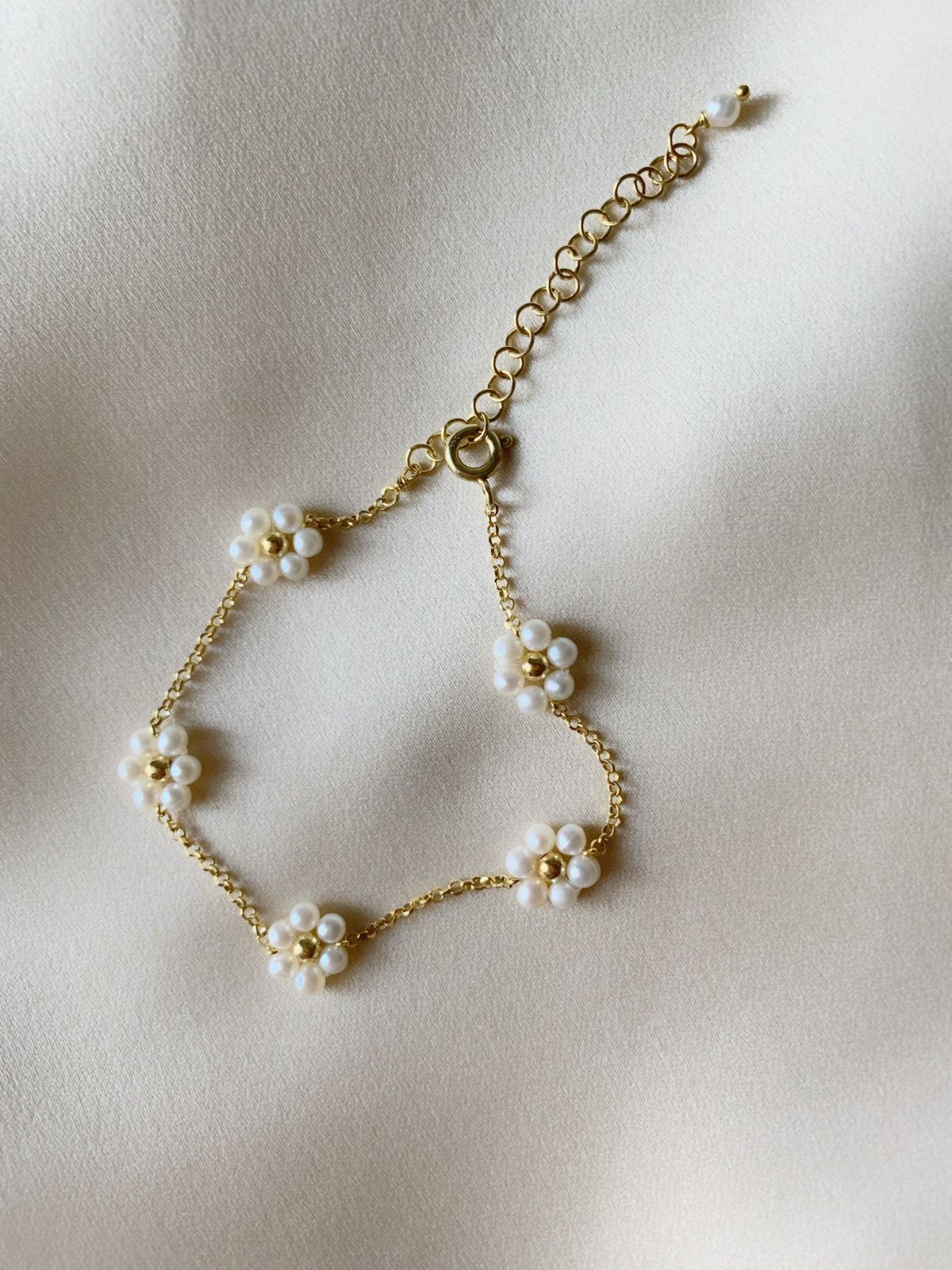 Anti Tarnish Dainty Flower - Bracelet