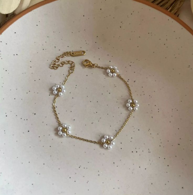 Anti Tarnish Dainty Flower - Bracelet