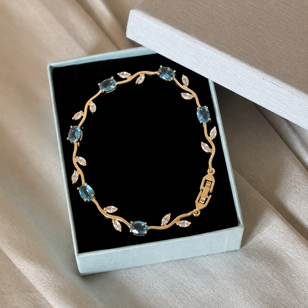 Ocean Crystal Tulip Bracelet