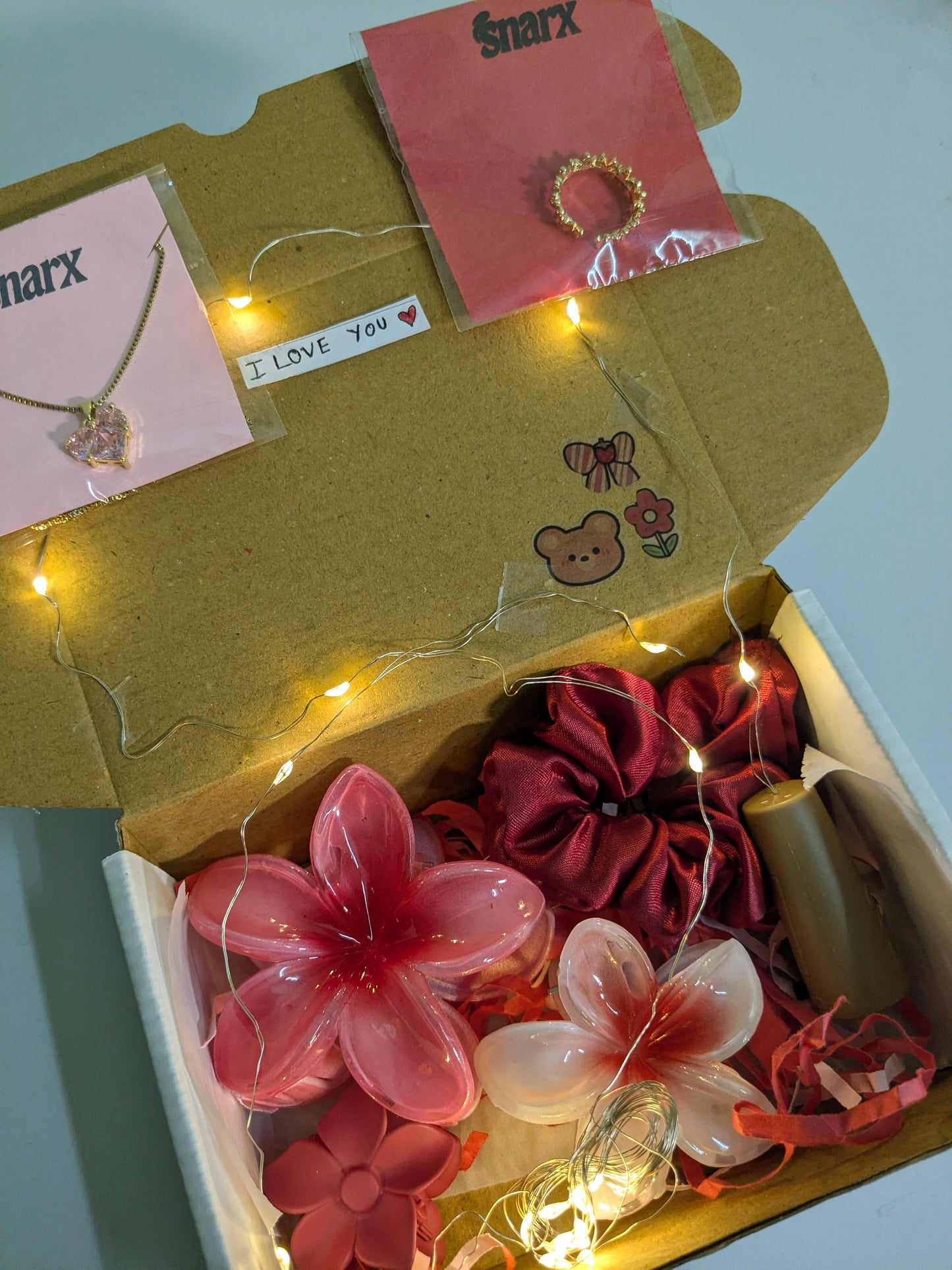 The Pretty Red - Box