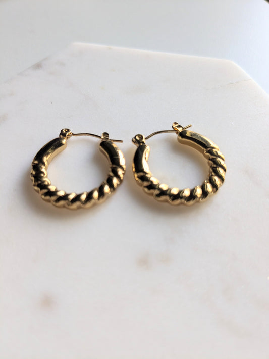 Anti Tarnish Circle Twist - Hoops