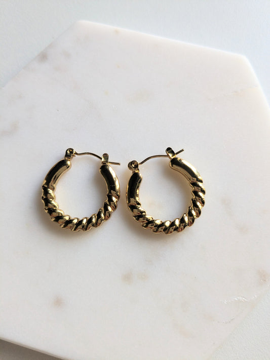 Anti Tarnish Circle Twist - Hoops
