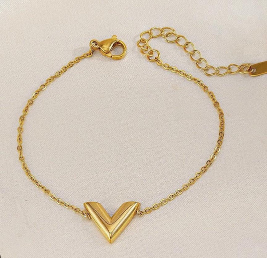 Anti Tarnish V-Shaped Minimal - Bracelet